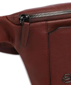 Black Square Gürteltasche genarbtes Rindsleder braun