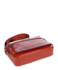 Blue Square Umhängetasche fein genarbtes Rindsleder rotbraun