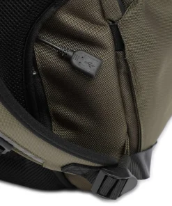 Bobby Explore Rucksack 17″ recyceltes Polyester olivgrün