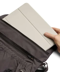 Cinch 12L Kuriertasche recyceltes Nylon schwarz