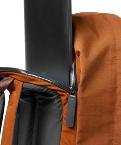 Classic 24L Plus Rucksack 16″ recyceltes Polyester bronze