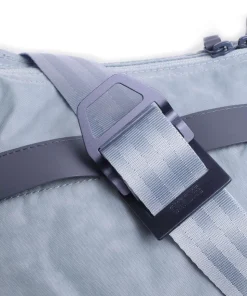 District Collection Yoyogi 14L Umhängetasche recyceltes Nylon hellblau