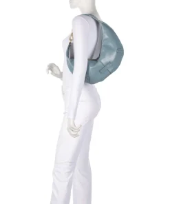 Flavia Schultertasche Rindsleder hellblau