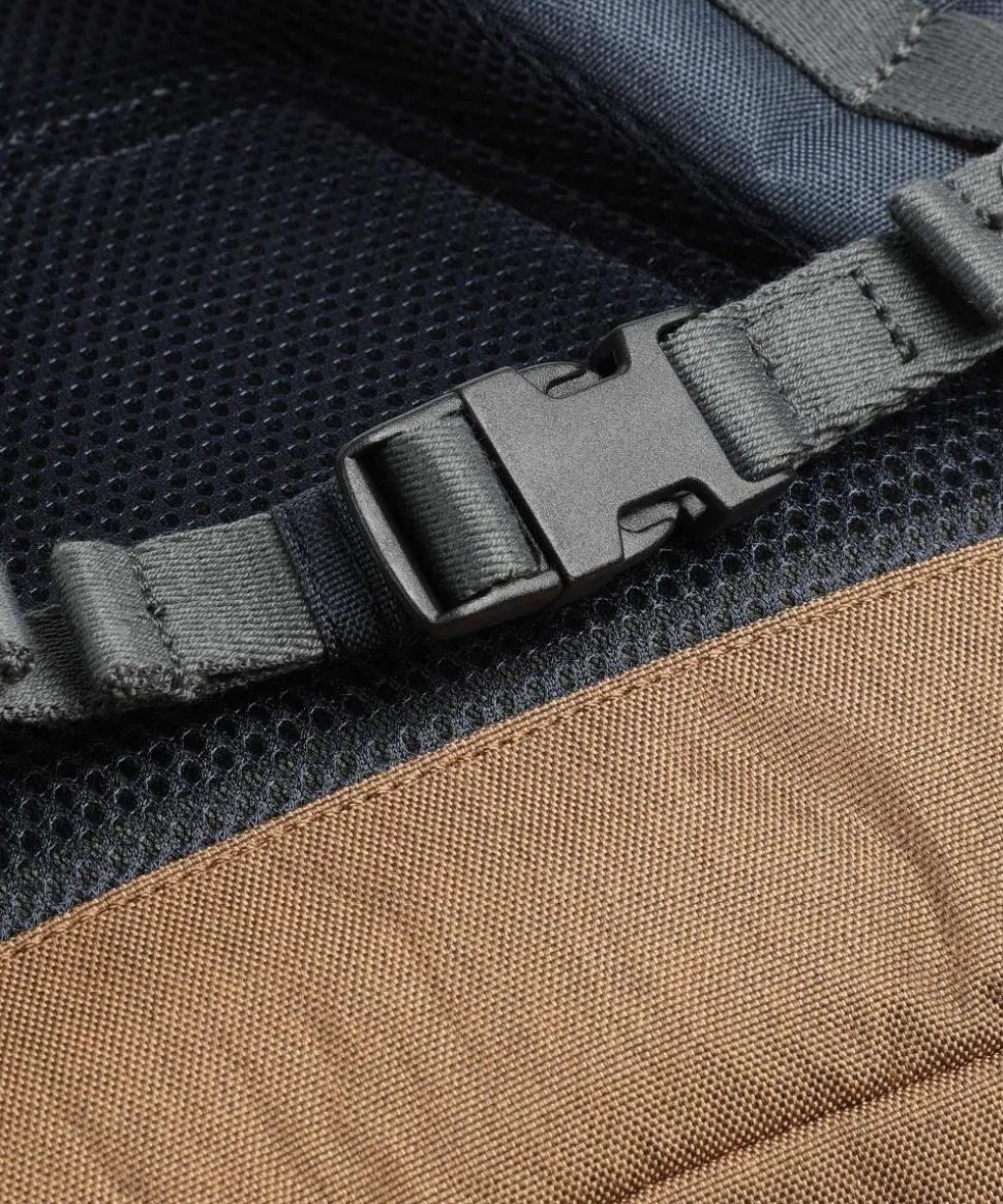 Happy Camper Paratrooper Rucksack 15″ Polyester mehrfarbig