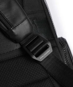 Liko Reiserucksack 15″ fein genarbtes Leder, recyceltes Polyester schwarz