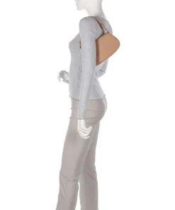 Myrtha Maxi Logo Schultertasche genarbtes Leder hellbraun