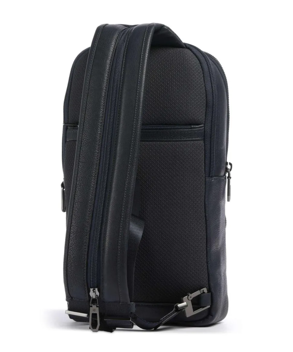 S134 Slingbag genarbtes Rindsleder dunkelblau