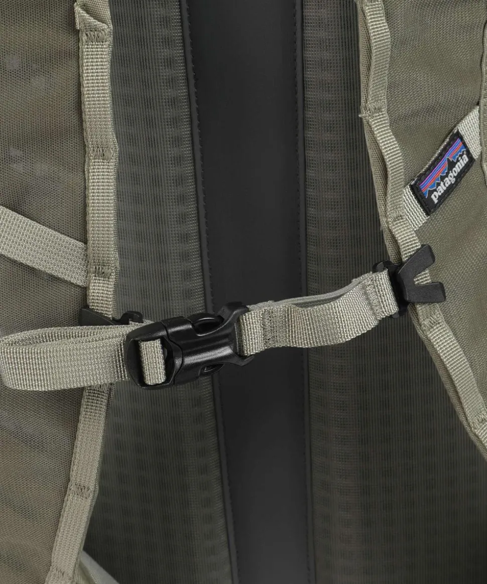 Terravia 28 L Wanderrucksack recyceltes Nylon olivgrün