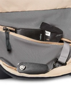 Via 20L Rucksack 16″ recyceltes Polyester schwarz