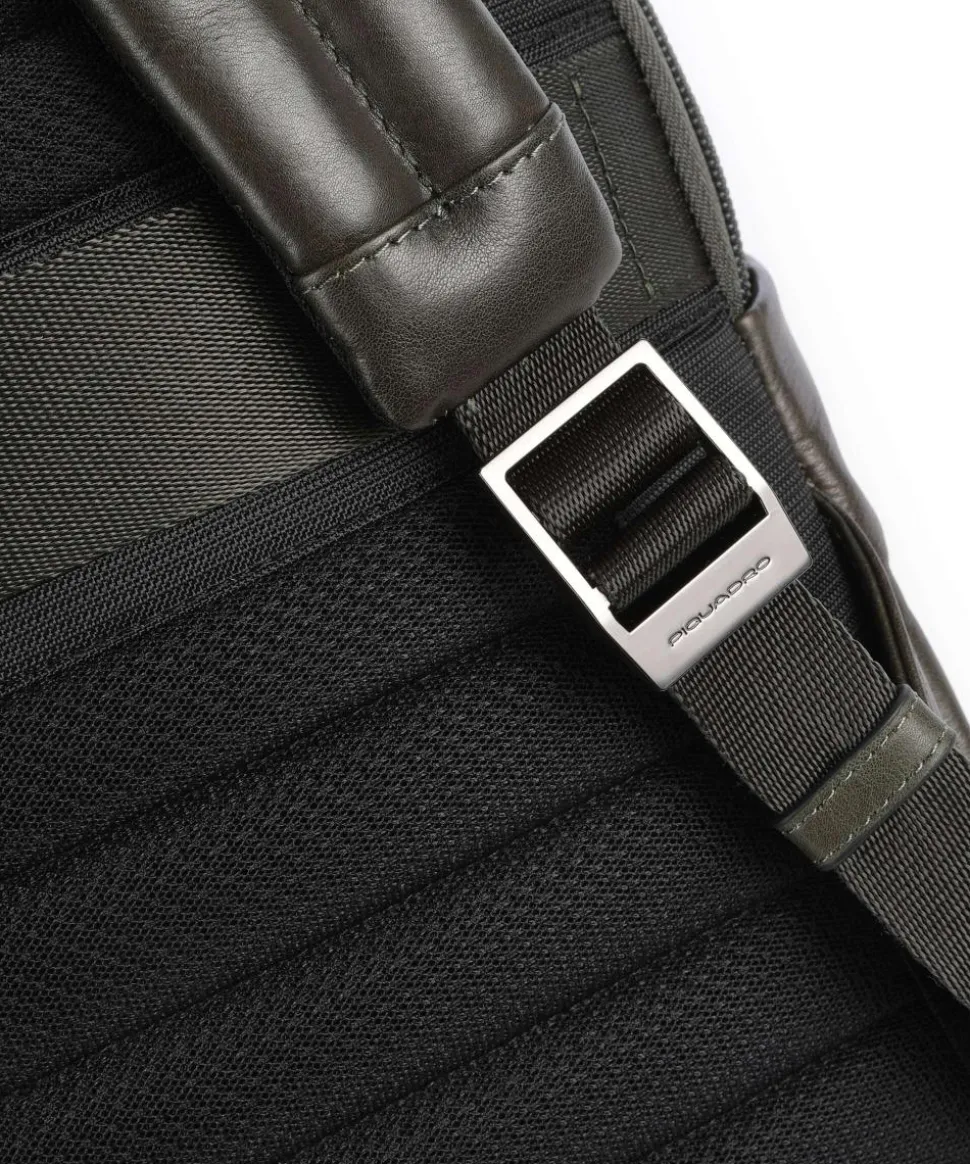 W136 Rucksack 13″ fein genarbtes Rindsleder olivgrün