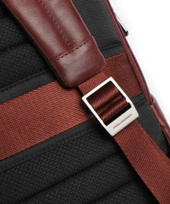 W136 Rucksack 13″ fein genarbtes Rindsleder mahagoni