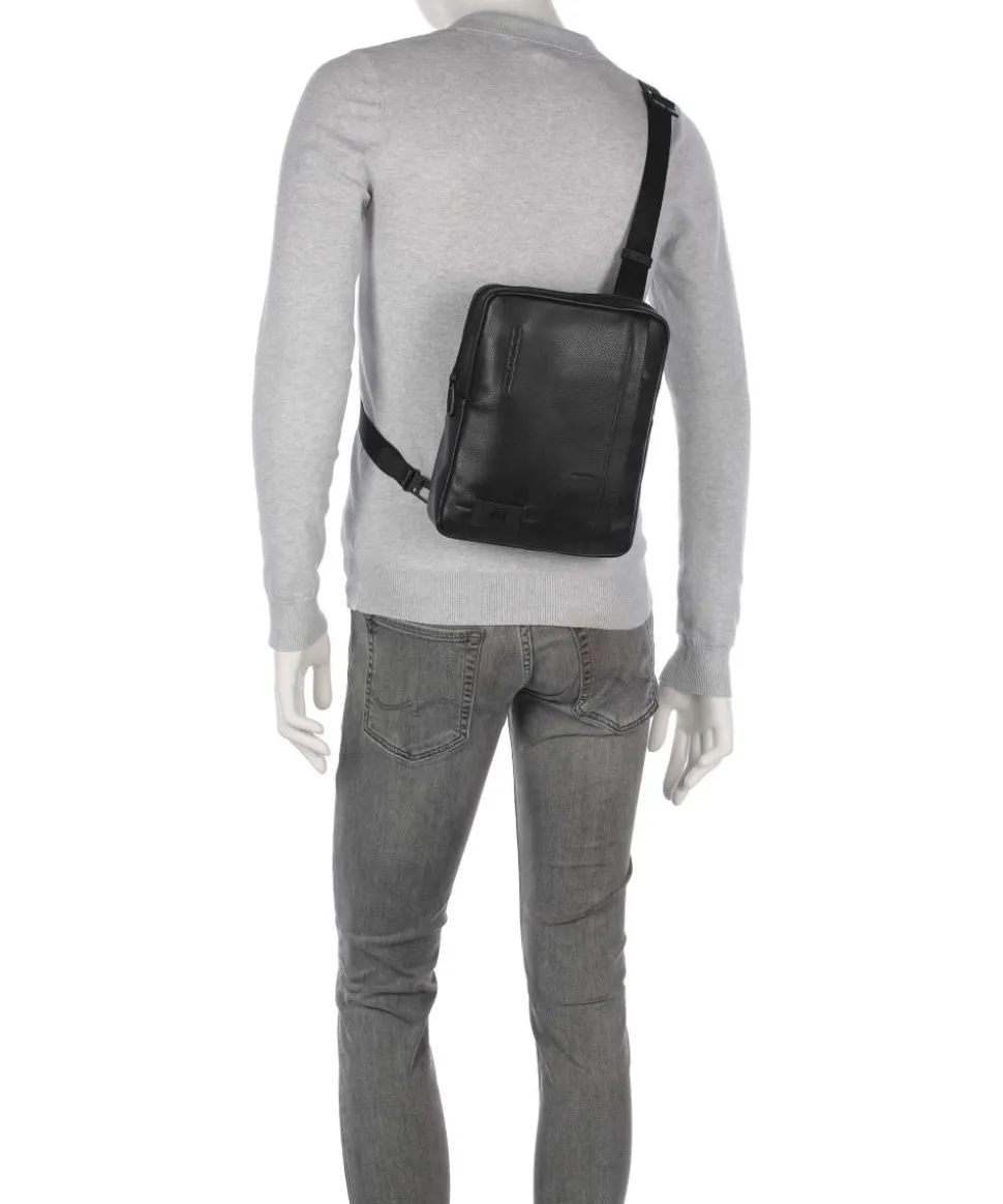 W137 Umhängetasche genarbtes Rindsleder schwarz